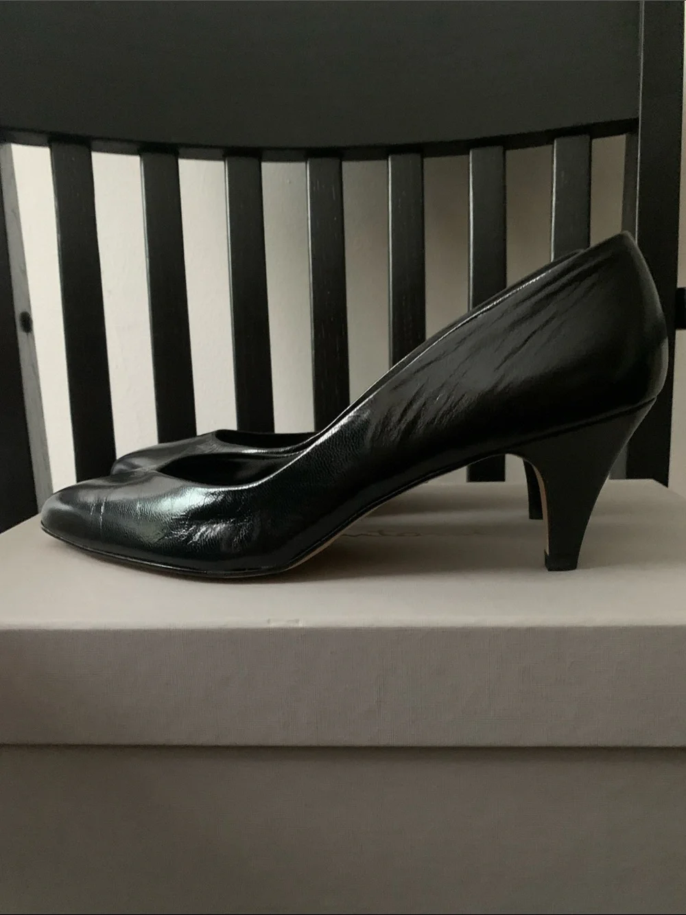 Leather pumps 1950s style